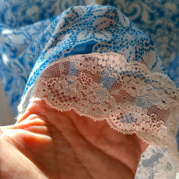 In Bloom by Jonquil Bridal Robes blue ombré lace detail silky robe w/ tie Large - Picture 4 of 12